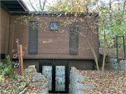 Alan and Janet Mackenzie House, a Building.