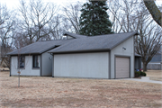 819 Sunrise Ct, a Contemporary house, built in De Pere, Wisconsin in 1974.