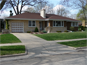 454 HOLLY AVE 454 HOLLY AVE, a Ranch house, built in Madison, Wisconsin in 1953.