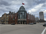 1000 N BROADWAY 1000 N BROADWAY, a Brutalism small office building, built in Milwaukee, Wisconsin in 1924.