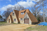 1050 N 2nd St, a English Revival Styles house, built in Platteville, Wisconsin in 1937.