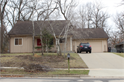 6633 Boulder Ln, a Side Gabled house, built in Middleton, Wisconsin in 1973.
