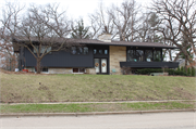 6641 Boulder Ln, a Contemporary house, built in Middleton, Wisconsin in 1963.