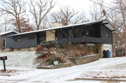 6641 Boulder Ln, a Contemporary house, built in Middleton, Wisconsin in 1963.