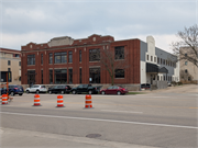 625 W WASHINGTON AVE 625 W WASHINGTON AVE, a Neoclassical/Beaux Arts large office building, built in Madison, Wisconsin in 1923.