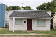 445 N PARKER DR 445 N PARKER DR, a Astylistic Utilitarian Building small retail building, built in Janesville, Wisconsin in 1955.