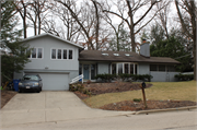 6627 Columbus Dr, a Contemporary house, built in Middleton, Wisconsin in 1965.