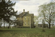 608 BUCHANAN RD, a Queen Anne house, built in Kaukauna, Wisconsin in 1885.