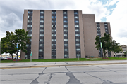 400 N Monroe Ave 400 N Monroe Ave, a Contemporary apartment/condominium, built in Green Bay, Wisconsin in 1975.