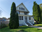 633 MILTON AVE 633 MILTON AVE, a Queen Anne house, built in Janesville, Wisconsin in 2003.