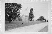 N1532 COUNTY HIGHWAY D, a Gabled Ell house, built in Dale, Wisconsin in 1900.