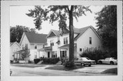 537-539 N CENTER ST, a Colonial Revival/Georgian Revival apartment/condominium, built in Appleton, Wisconsin in 1900.