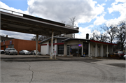 5403 S 108th St 5403 S 108th St, a Commercial Vernacular gas station/service station, built in Hales Corners, Wisconsin in 1963.