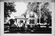 421 N DREW ST, a Gabled Ell house, built in Appleton, Wisconsin in 1881.