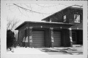 116 N GREEN BAY RD, a Craftsman garage, built in Appleton, Wisconsin in 1922.