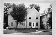 821 E JOHN ST, a Gabled Ell house, built in Appleton, Wisconsin in 1880.