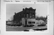 812 S OLDE ONEIDA ST, a Italianate small retail building, built in Appleton, Wisconsin in 1900.