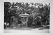 716 E PACIFIC ST, a Queen Anne house, built in Appleton, Wisconsin in 1907.