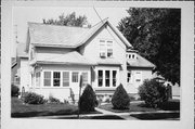 805 N RANKIN ST, a Gabled Ell house, built in Appleton, Wisconsin in 1900.