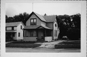 306-306 1/2 N STATE ST, a Gabled Ell house, built in Appleton, Wisconsin in 1900.