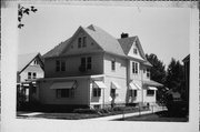 206 N UNION ST, a Queen Anne house, built in Appleton, Wisconsin in 1903.