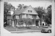 402 E WASHINGTON ST, a Queen Anne house, built in Appleton, Wisconsin in 1883.