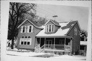 802 E WASHINGTON ST, a Gabled Ell house, built in Appleton, Wisconsin in 1870.