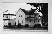 308-308 1/2 W WISCONSIN AVE 308-308 1/2 W WISCONSIN AVE, a Queen Anne house, built in Appleton, Wisconsin in 1900.