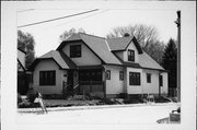 313 RIVERVIEW DR, a Bungalow house, built in Thiensville, Wisconsin in 1921.