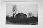 STIRRATT AVE, N SIDE, .5 M N OF US HIGHWAY 10, a Gabled Ell house, built in Oak Grove, Wisconsin in .