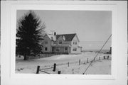 N8784 STH 128, a Gabled Ell house, built in Spring Lake, Wisconsin in .