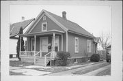 1621 AUSTIN AVE, a Front Gabled house, built in Racine, Wisconsin in .