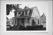 NE CNR OF DEKOVEN AND VILLA, a Queen Anne house, built in Racine, Wisconsin in 1898.