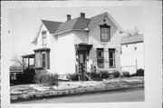 712 N MEMORIAL DR, a Queen Anne house, built in Racine, Wisconsin in .