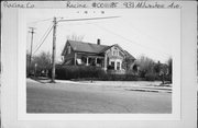 931 MILWAUKEE ST 931 MILWAUKEE ST, a Gabled Ell house, built in Racine, Wisconsin in 1865.