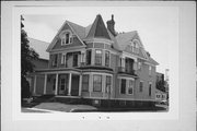 1000 PARK AVE 1000 PARK AVE, a Queen Anne house, built in Racine, Wisconsin in .