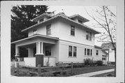 493 S SHELDON ST 493 S SHELDON ST, a American Foursquare house, built in Richland Center, Wisconsin in 1905.
