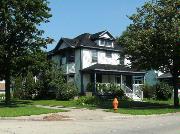 903 N BROADWAY 903 N BROADWAY, a American Foursquare house, built in Green Bay, Wisconsin in 1909.