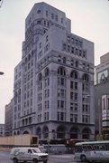 110 E WISCONSIN AVE, a Romanesque Revival large office building, built in Milwaukee, Wisconsin in 1892.