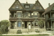 1724-1730 N Dr. William Finlayson St (AKA 1724-1730 N 5TH ST), a Queen Anne row house, built in Milwaukee, Wisconsin in 1895.