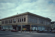 504 W NATIONAL AVE, a Neoclassical/Beaux Arts tavern/bar, built in Milwaukee, Wisconsin in 1901.