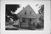 3909 E HAMMOND AVE 3909 E HAMMOND AVE, a Front Gabled house, built in Cudahy, Wisconsin in .