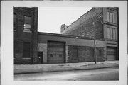 1303 N Vel R. Phillips Ave (AKA 1303 N 4TH ST), a Astylistic Utilitarian Building garage, built in Milwaukee, Wisconsin in 1920.