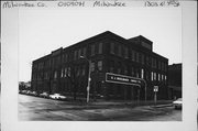 1303 N Vel R. Phillips Ave (AKA 1303 N 4TH ST), a Astylistic Utilitarian Building industrial bldg/manufacturing facility, built in Milwaukee, Wisconsin in 1910.
