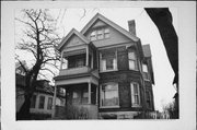 1826-1828 N Dr. William Finlayson St (AKA 1826-1828 N 5TH ST), a Queen Anne duplex/two-flat, built in Milwaukee, Wisconsin in 1889.
