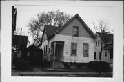 2209 N Dr. William Finlayson St (AKA 2209 N 5TH), a Gabled Ell house, built in Milwaukee, Wisconsin in 1914.