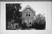 937 N 14TH ST, a Gabled Ell house, built in Milwaukee, Wisconsin in 1882.
