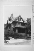 919-921 N 15TH ST 919-921 N 15TH ST, a Prairie School duplex/two-flat, built in Milwaukee, Wisconsin in 1911.