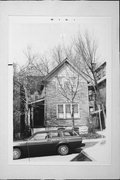 933 N 15TH ST, a Gabled Ell house, built in Milwaukee, Wisconsin in 1965.