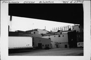 325 N 27TH ST, a Commercial Vernacular industrial bldg/manufacturing facility, built in Milwaukee, Wisconsin in 1882.